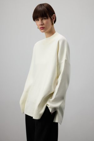 TURTLENECK BASIC KNIT SWEATER