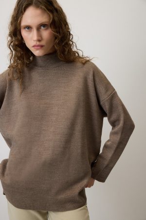 TURTLENECK BASIC KNIT SWEATER