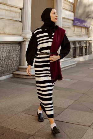 POLO NECK SLEEVELESS STRIPED KNIT DRESS